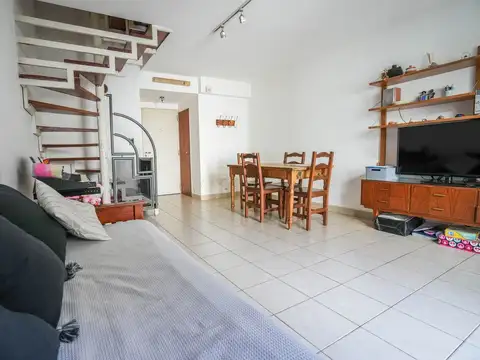 Depto Tipo Casa en Venta con 1 cocheras