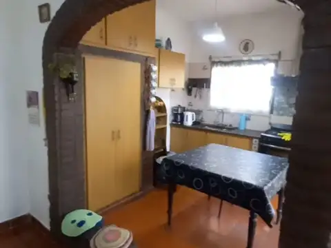 Casa 3 ambientes con 2 baños