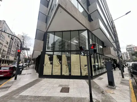 Local en Paraguay 2610 esq. Ecuador