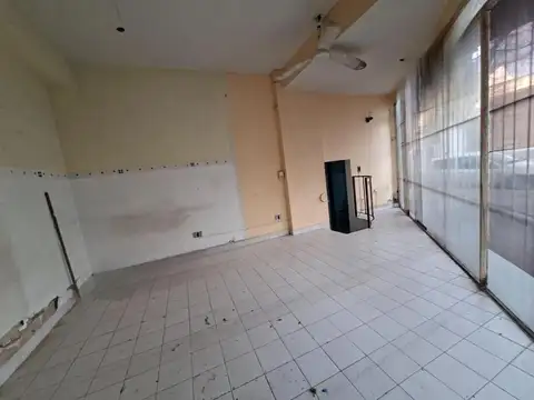 LOCAL ESQUINA LOPEZ MERINO Y NUEVA YORK