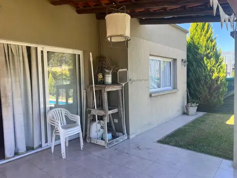 Casa  con pileta en venta en  Pilar del Este San Eduardo