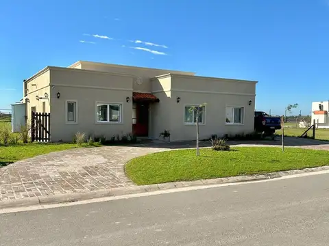 Casa en Alquiler de 3 dormitorios