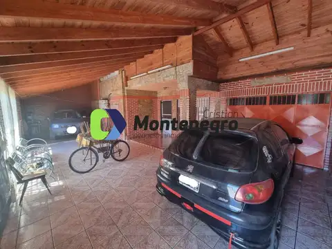 Casa en Venta con 4 cocheras