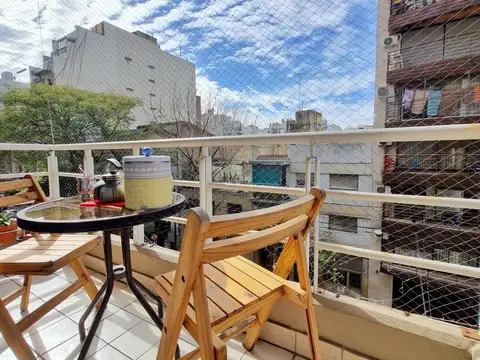 Alquiler Temporario en Recoleta. Amplio 3 Ambientes. Balcón. Amenities. Hasta 4 pax.