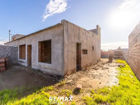 VENTA CASA EN CONSTRUCCION EN ING. WHITE