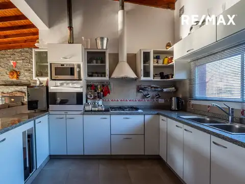 Casa en Venta con 3 cocheras