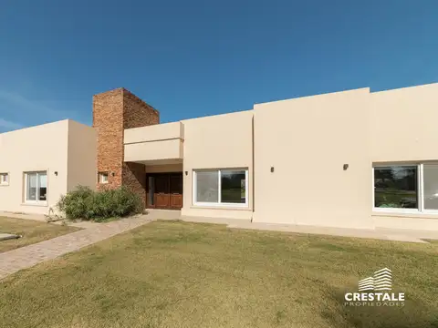 Casa en Venta con 3 cocheras