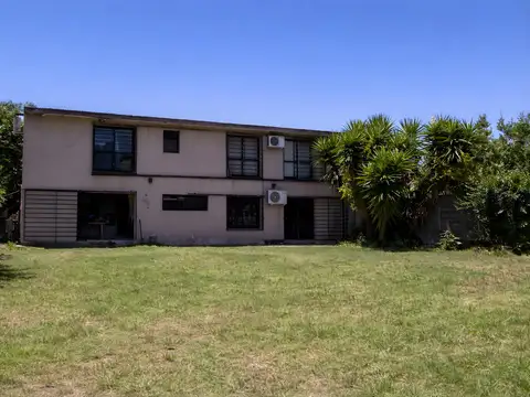 VENTA CASA DE 4 AMBIENTES CON AMPLIO GALPÓN EN QUILMES