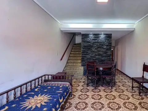 Casa 3 ambientes con 2 baños