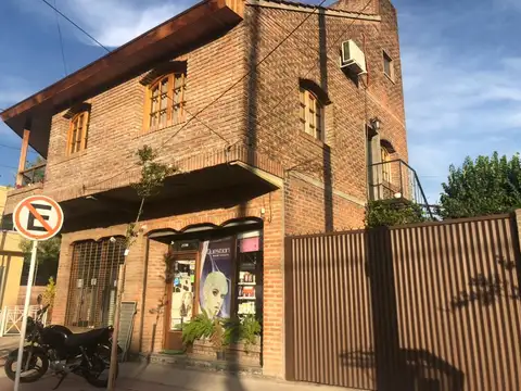 PROPIEDAD EN VENTA - EXCELENTE ESQUINA