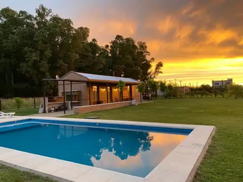 Casa 2 ambientes con 2 baños