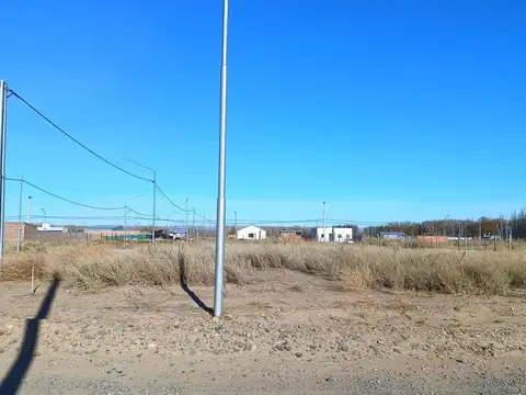 TERRENO EN ESQUINA LOTEO DON HÉCTOR – PLOTTIER