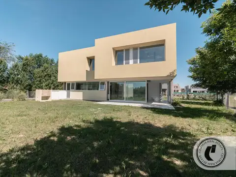 CAAMAÑO  al 1100, LAGOON PILAR, PILAR