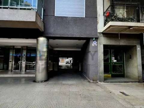 VENTA /COCHERA FIJA / PLANTA BAJA/BOEDO