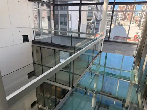 Oficina 5 ambientes con 2 baños