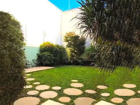 VENTA DE 2 AMB CON PATIO. HERMOSO 