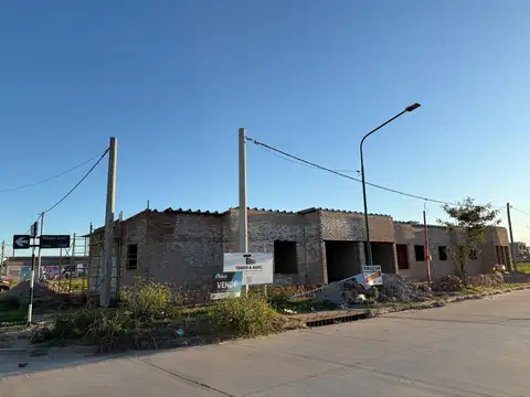 Av. Actis esq. Castellanos