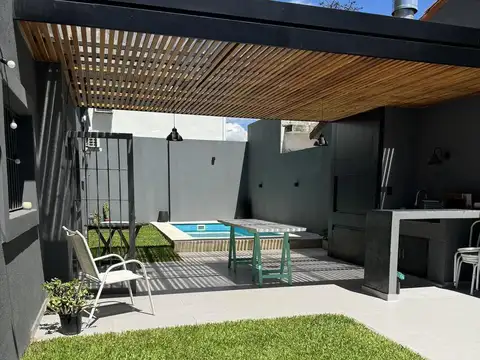 Casa en Venta en Barrio Malvinas, USD 260.000