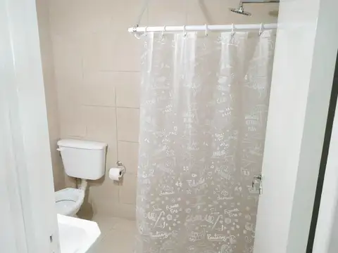 Depto. Tipo casa de 2 Amb. 1º piso x esc. al c/frente