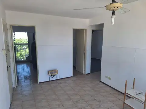 Departamento 2 dormitorios. SemiPiso.Cochera. Hospitales. Jardin