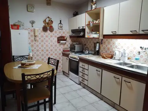 Casa 7 ambientes con 3 baños