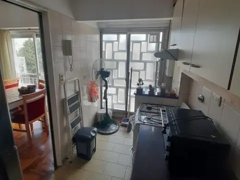 Pellegrini 1900, Piso 6