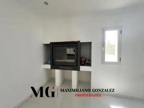 Casa 9 ambientes con 5 baños