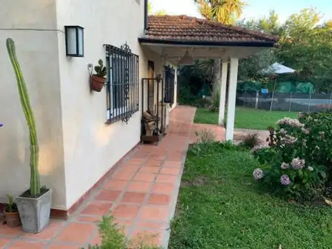Casa en Venta con 5 cocheras