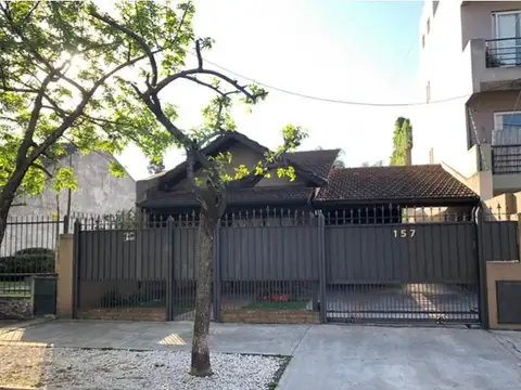 Casa en venta en San Antonio De Padua zona residencial cercana al centro con DEPTO en la parte trasera
