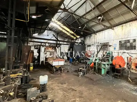 Galpon en Venta 33  mts Fondo