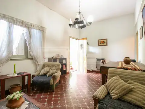 Depto Tipo Casa en Venta de 6 ambientes
