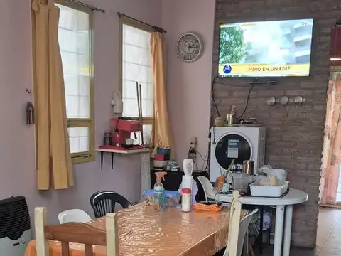 Casa 4 ambientes con 1 baño