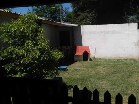 Casa en venta - 4 dormitorios 2 baños - 2200mts2 - General Rodriguez