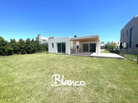 Casa en Venta en Puertos del Lago, Barrio Araucarias, Escobar, G.B.A. Zona Norte