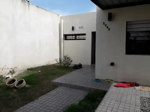 Casa 4 ambientes con 1 baño