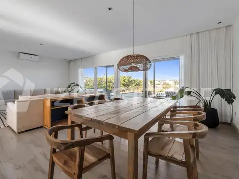 Casa en Alquiler en Barbarita, USD 8.500