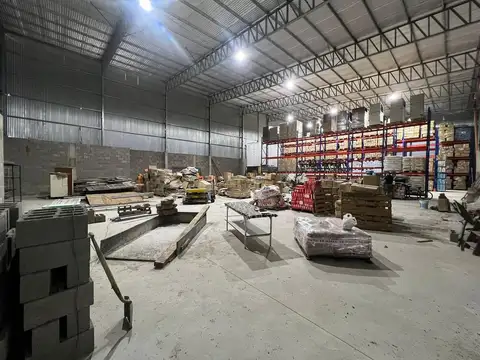 EN ALQUILER GALPON A ESTRENAR PARA DEPOSITO.