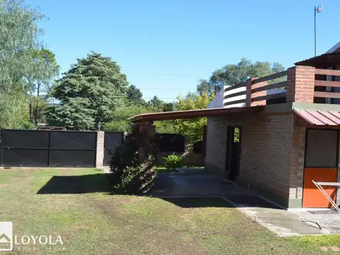 Casa 4 ambientes con 2 baños