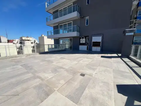 Depto 4 amb c/dep, terraza con parrilla propia y cochera. Full Amenities y Seg 24 hs! - Flores