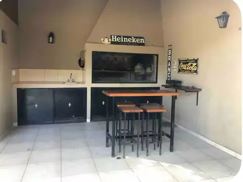 Hermosa Casa en venta en Barrio El Cazador