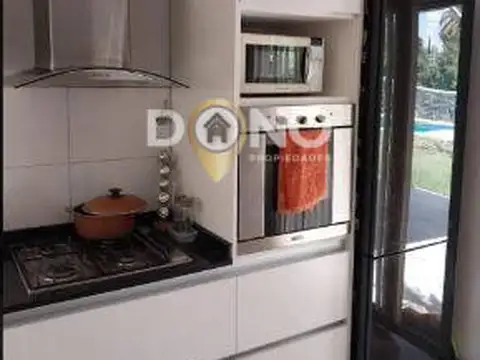 Casa 4 ambientes con 2 baños