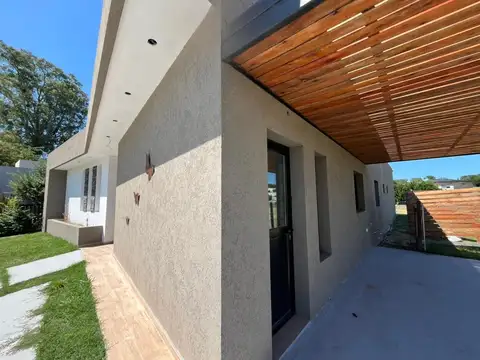 Casa en Venta en Pilar del Este - Santa Elena, USD 249.000