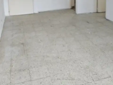 California 1500, Piso 1