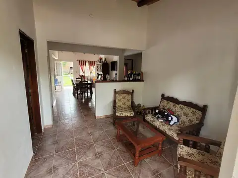 Casa en Venta con 2 cocheras