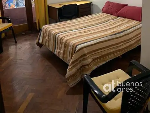 Barrio Norte. Departamento 3 ambientes con balcón corrido. Alquiler temporario sin garantías.