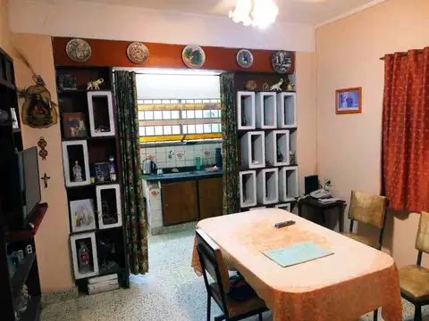 Casa 2 d. con gran galpón comercial en zona norte