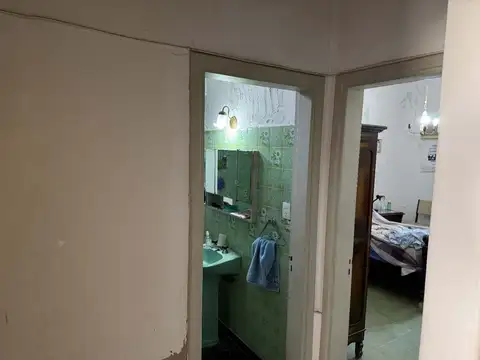 Casa 6 ambientes con 1 baño