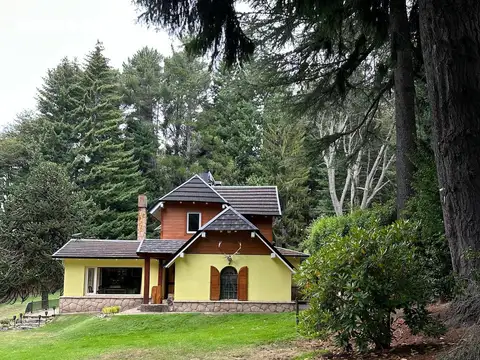 Se vende excelente propiedad en villa Llao Llao