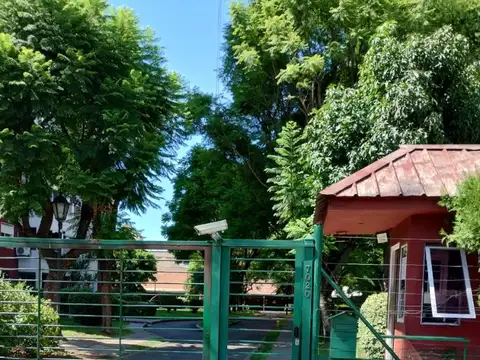 Hermoso 3 ambientes en Complejo Jardines de Liniers - Contrafrente - Luminoso - Terraza-   Cochera Opcional -Pileta de Natacion-Parque- Juego para Niños