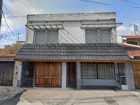 SE VENDE CASA DE 4 AMBIENTES EN LANUS